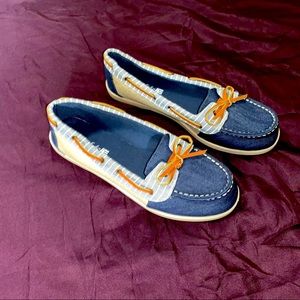 Women’s size 10 slip on shoes